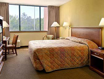 Days Inn & Suites Tallahassee Conference Center I-10 Hotel Oda fotoğraf